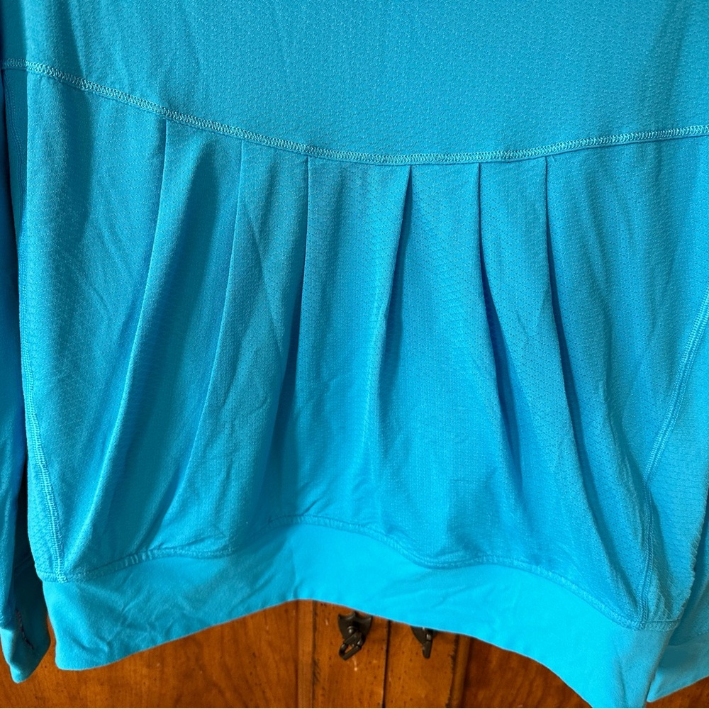 Ivivva reversible dry-fit hoodie. Girls size 12. Like new. - Picture 3 of 7